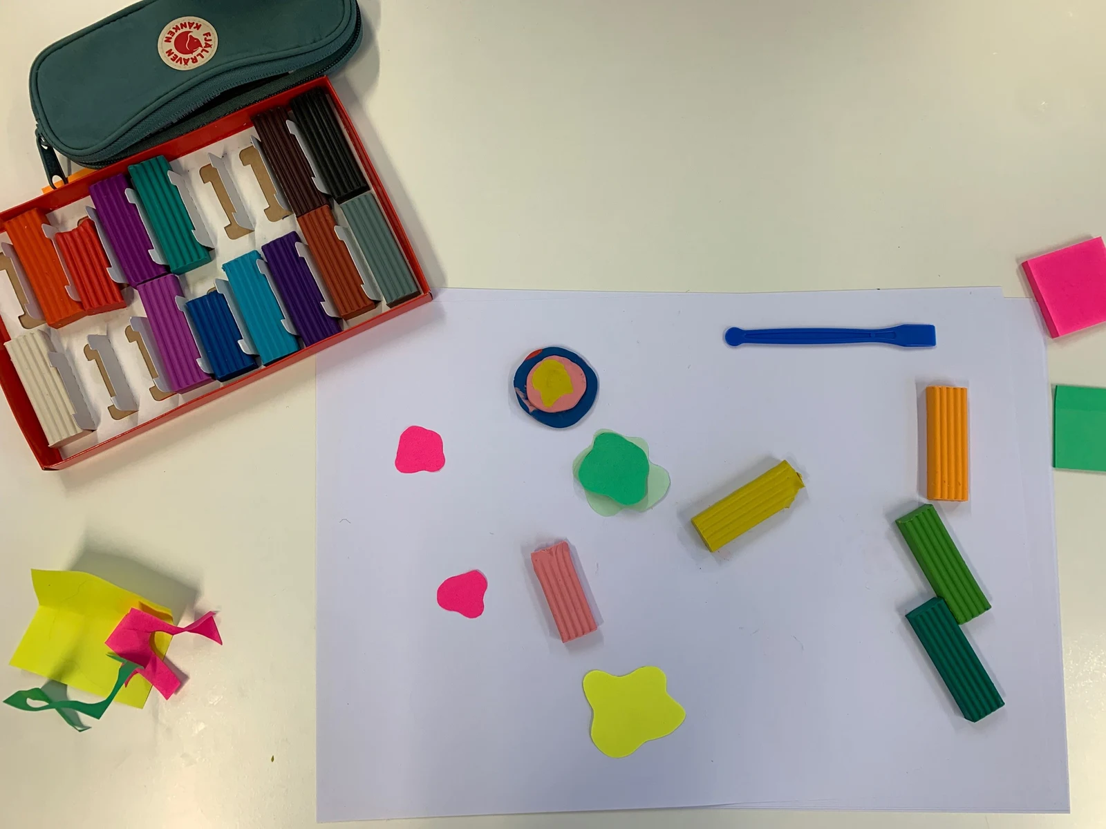 Plasticine experiments for a tactile conversational interface